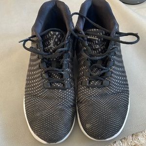 Jordan b.fly basketball shoes size 10.5